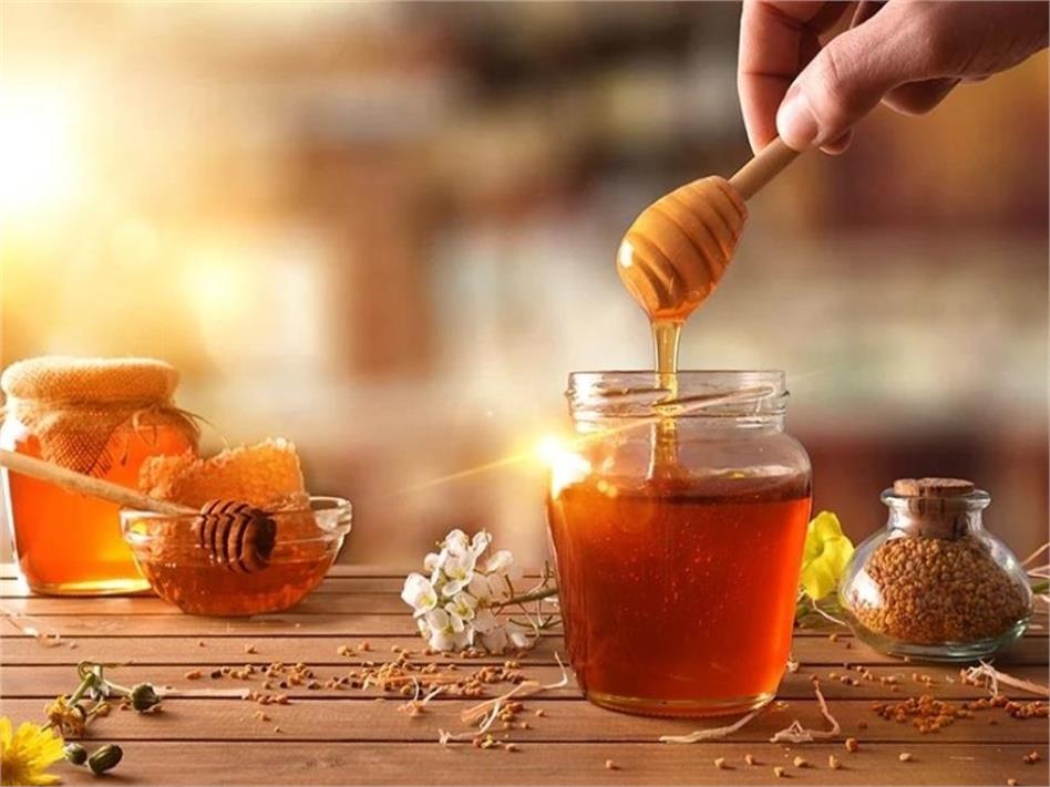 Solutions to reduce the consumption of sugar: Eat honey instead!